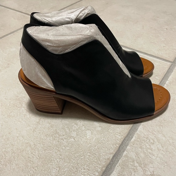 Lucky Brand Black Heeled Boots with Chunky Heel - Picture 4 of 6